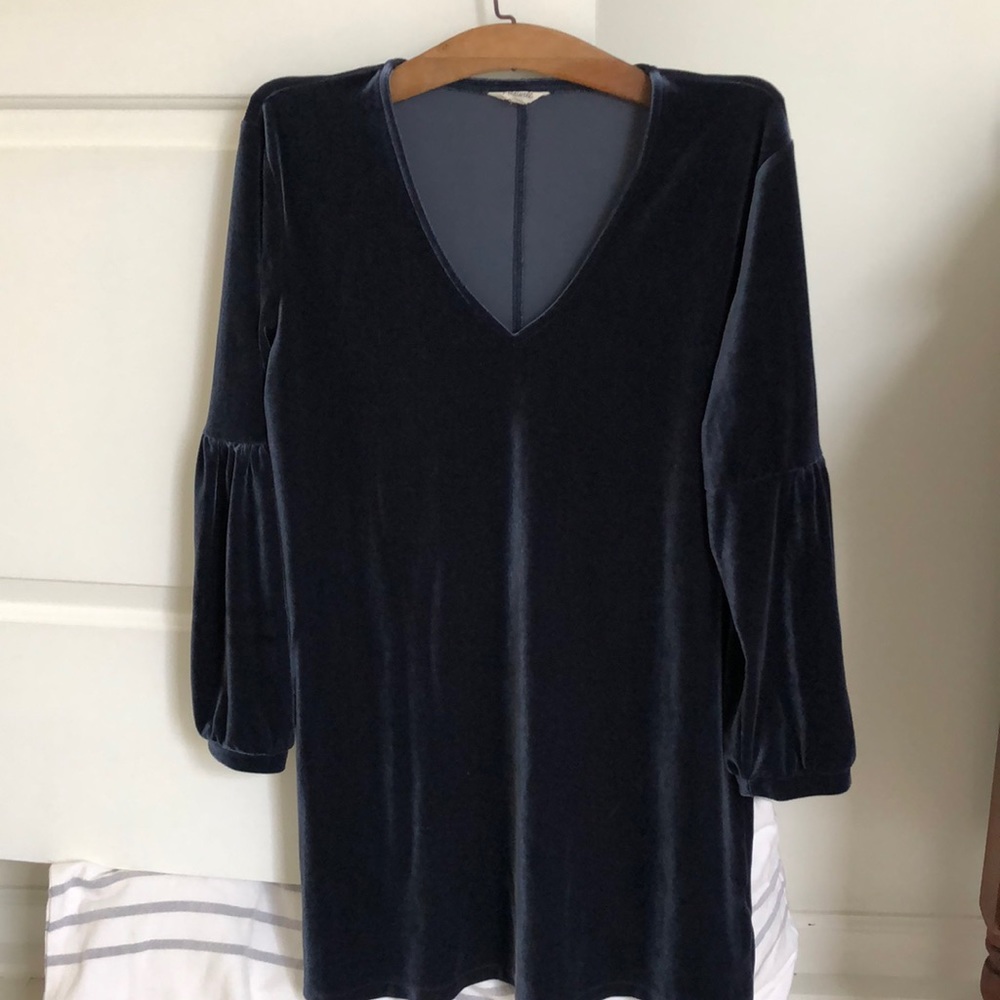 Navy blue velvet/polyester dress by Madewell.